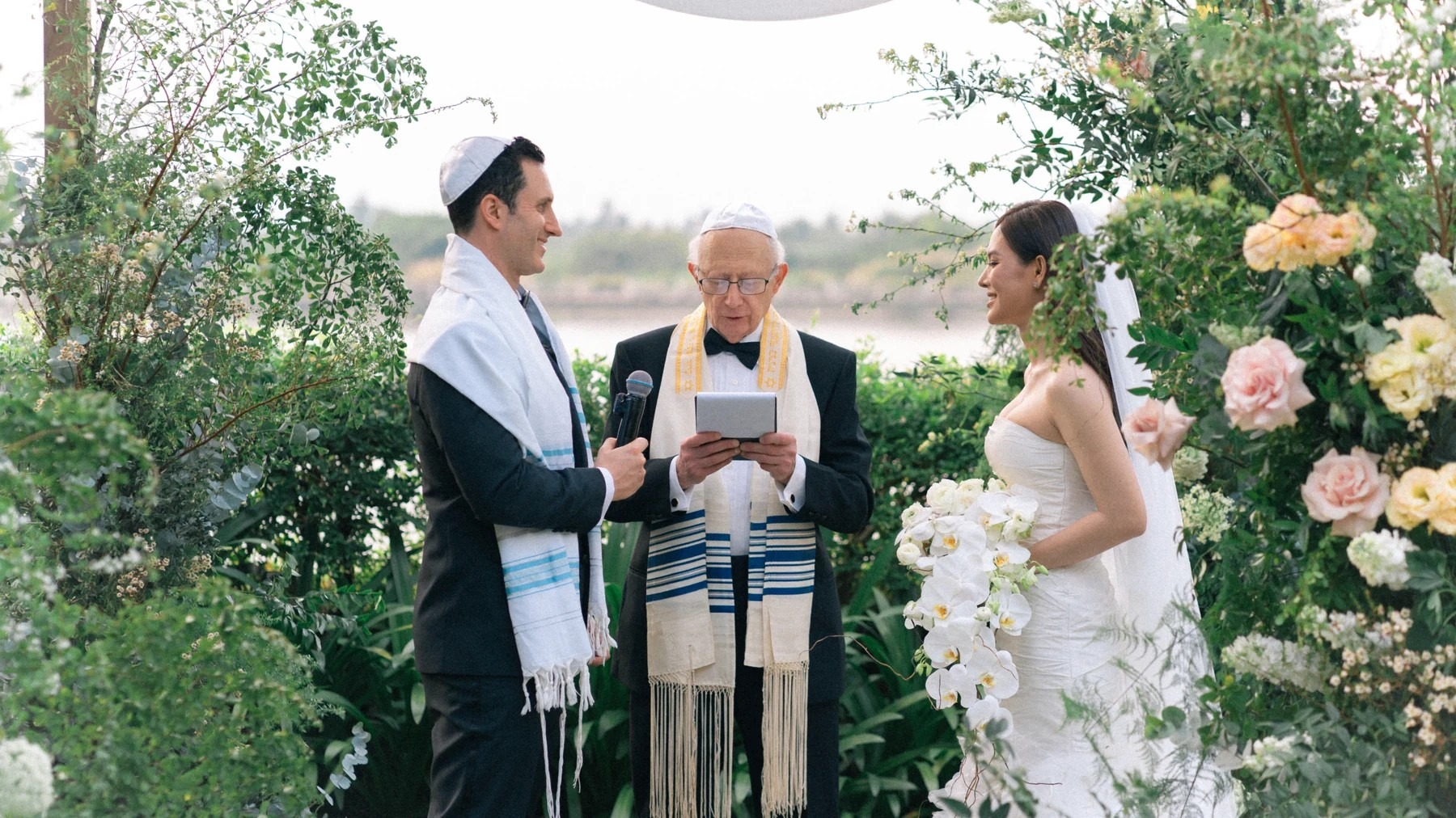 How Lux Band Works With International Wedding Planners and Venues