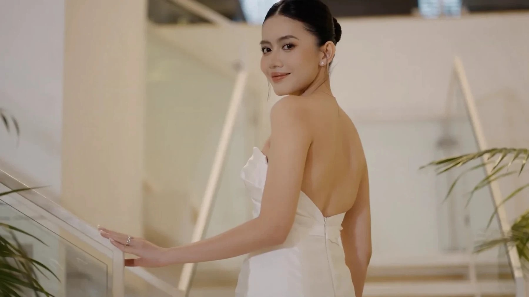Lux Band performing within the elegant architecture of Park Hyatt Saigon
