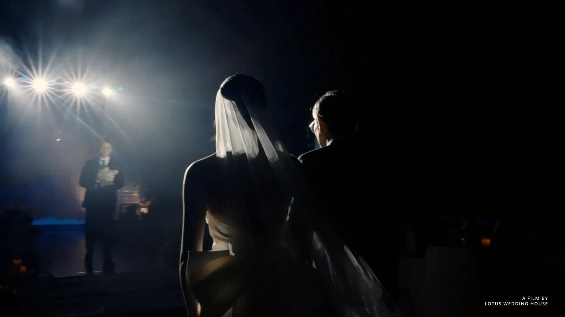 Booking a Live Wedding Band in Vietnam: Contracts, Deposits and Timing